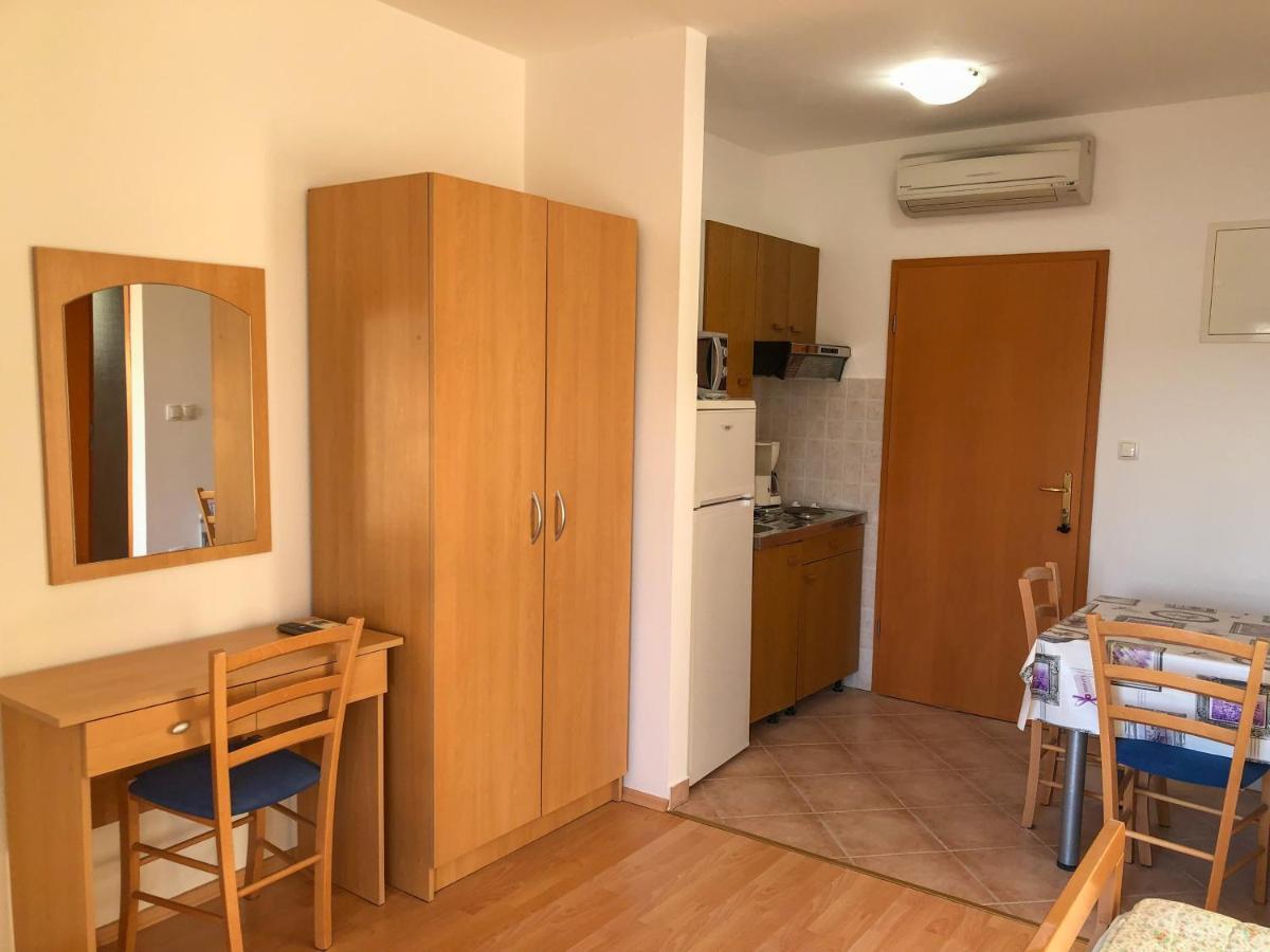 Apartments Palit Rab Экстерьер фото